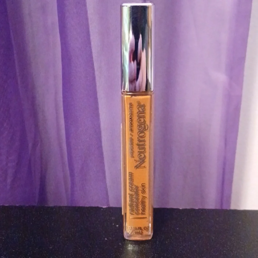 New Neutrogena Radiant Cream Concealer 0.24 fl oz. Pecan med/deep 02